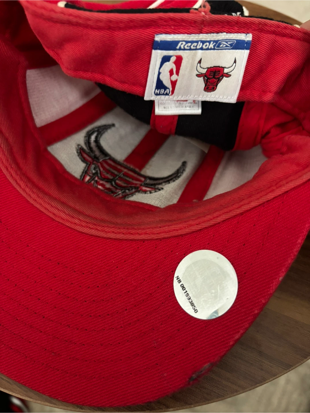 Vintage NBA Chicago Bulls Reebok Fitted Cap Used 7 1/8 - photo 2
