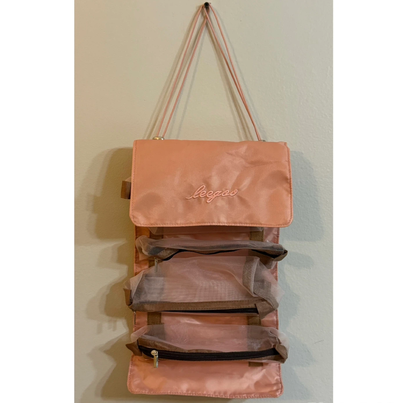 Brand new 4 In 1 Detachable Toiletry Bag Hanging