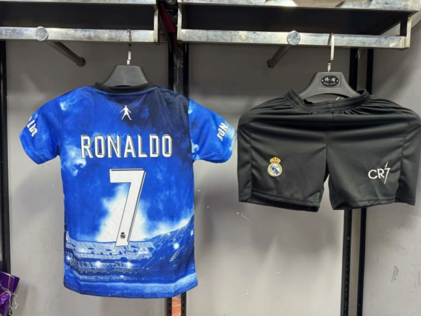 Ronaldo #7 Kids Soccer Jersey & Shorts Set - photo 2
