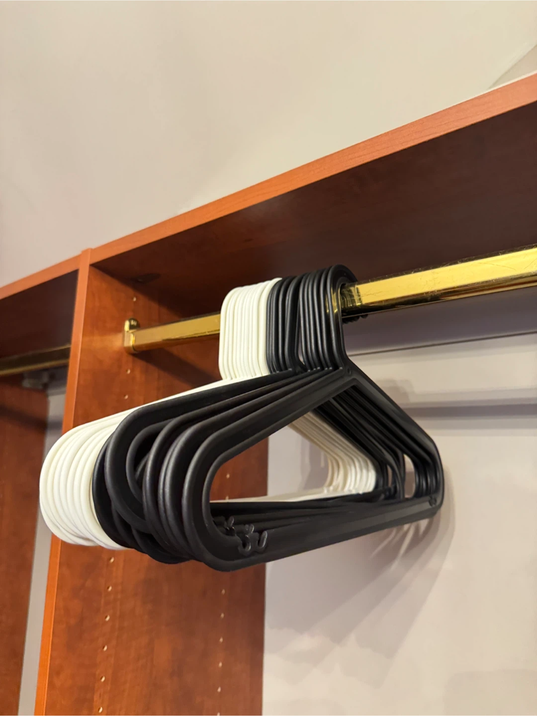 IKEA Hangers - Black and White 24pcs