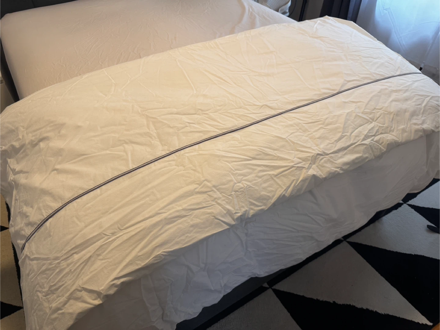 White Queen Size Down Duvet + FREE Duvet Cover! - photo 2