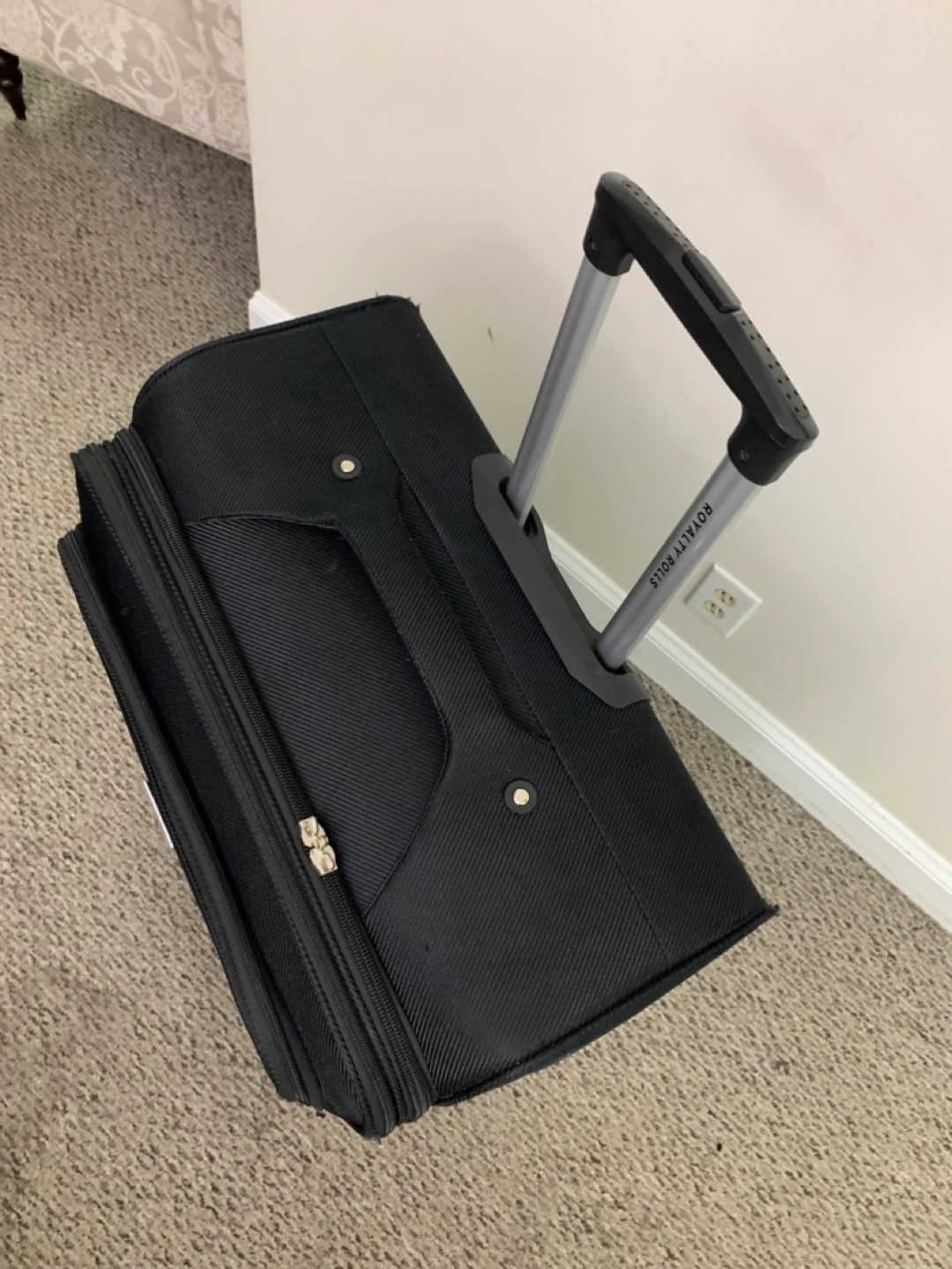 Black Extra Large Suitcase / Checked Luggage - Royalty Rolls - photo 4