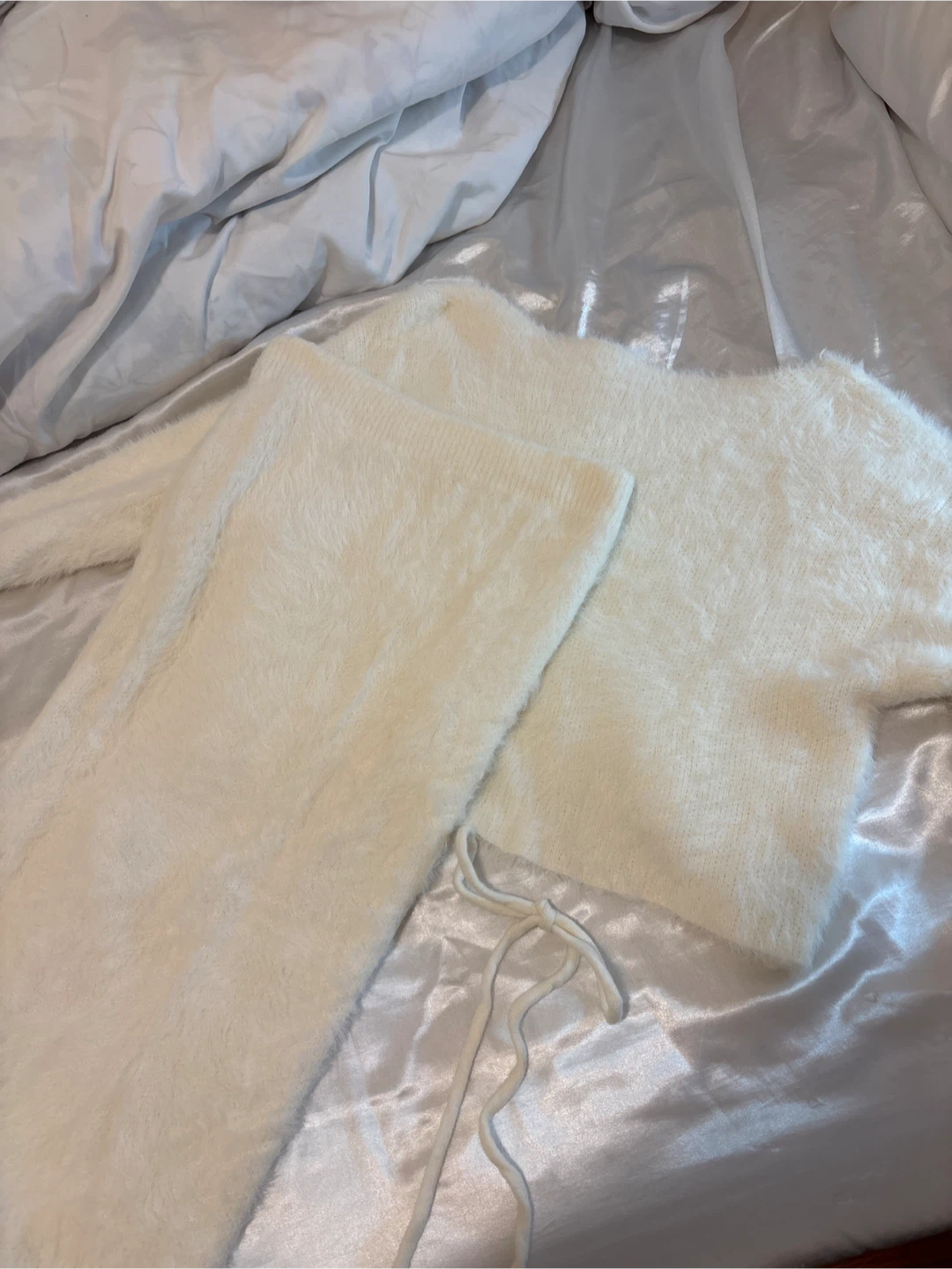 Fluffy White 2 Piece Set - photo 2