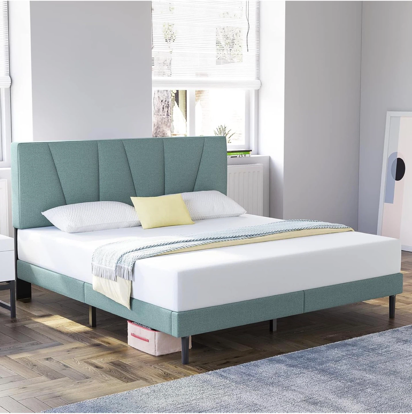Queen Size Bed Frame and mattress🧡