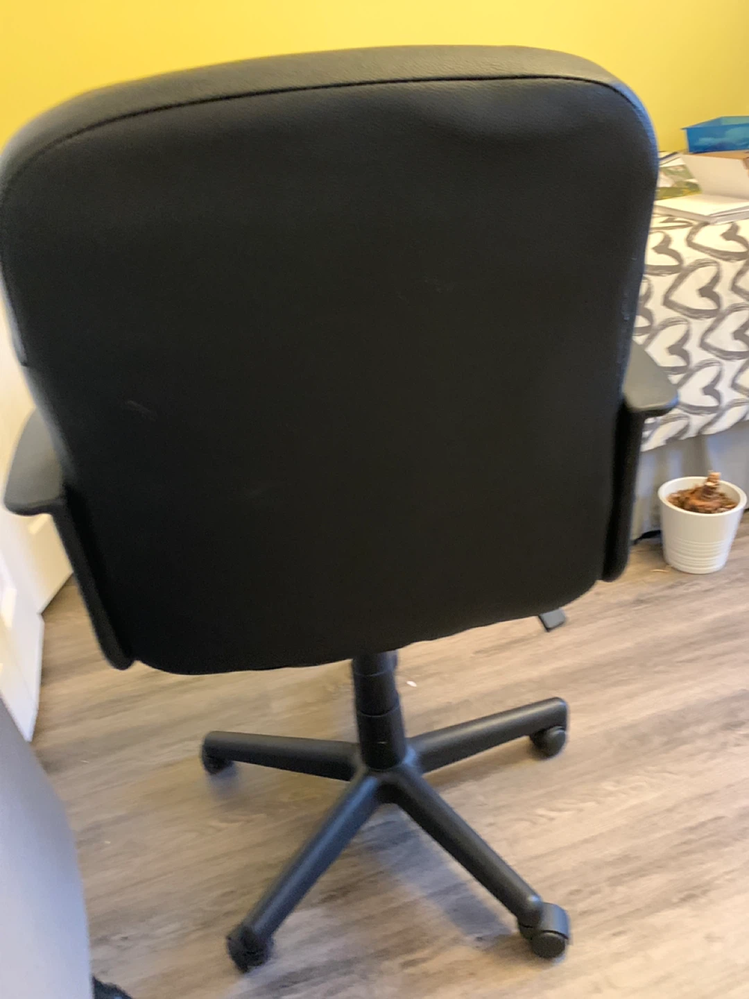 Black Office Chair - photo 3