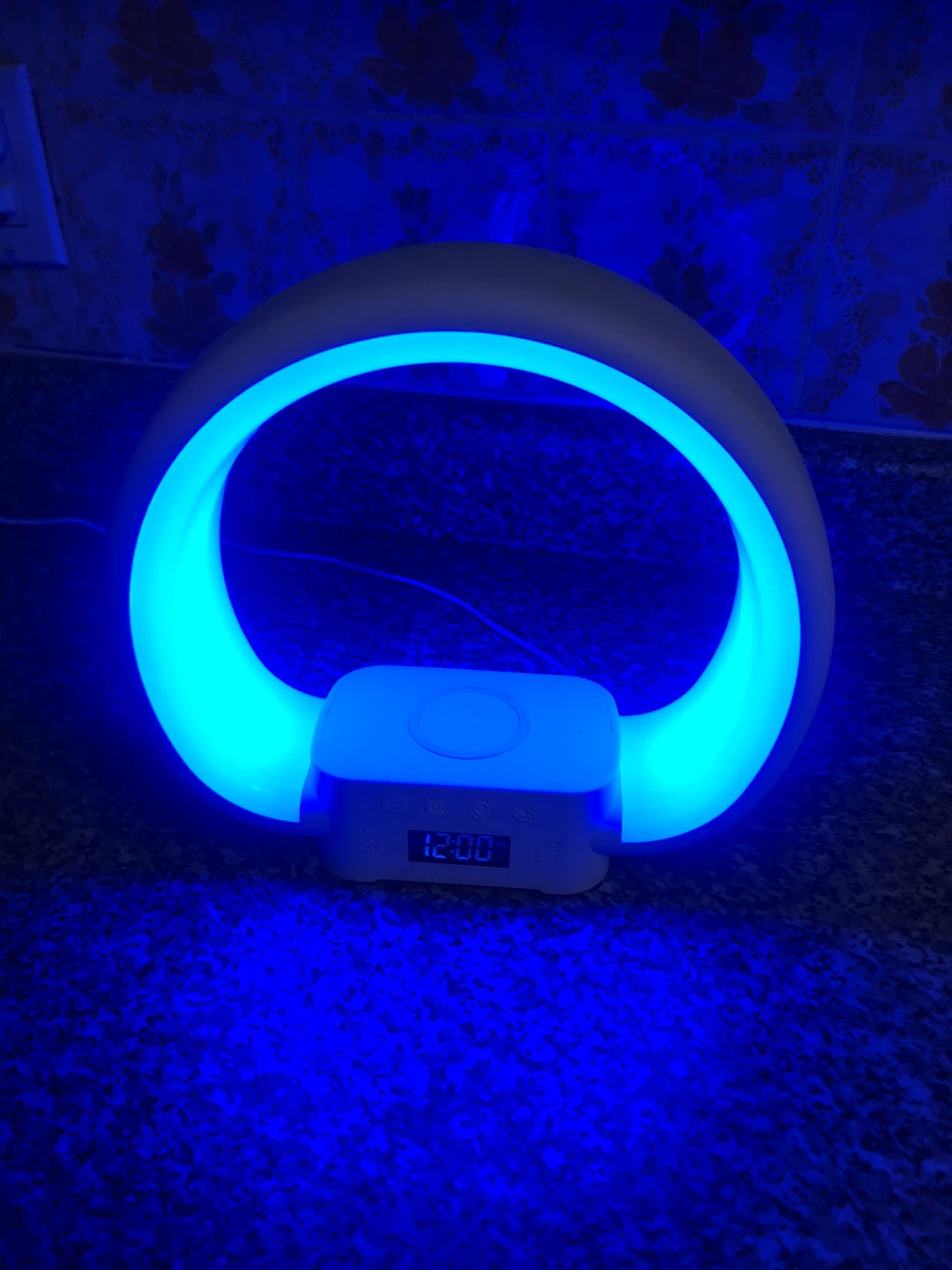 Wireless Phone Charger Lamp - photo 5