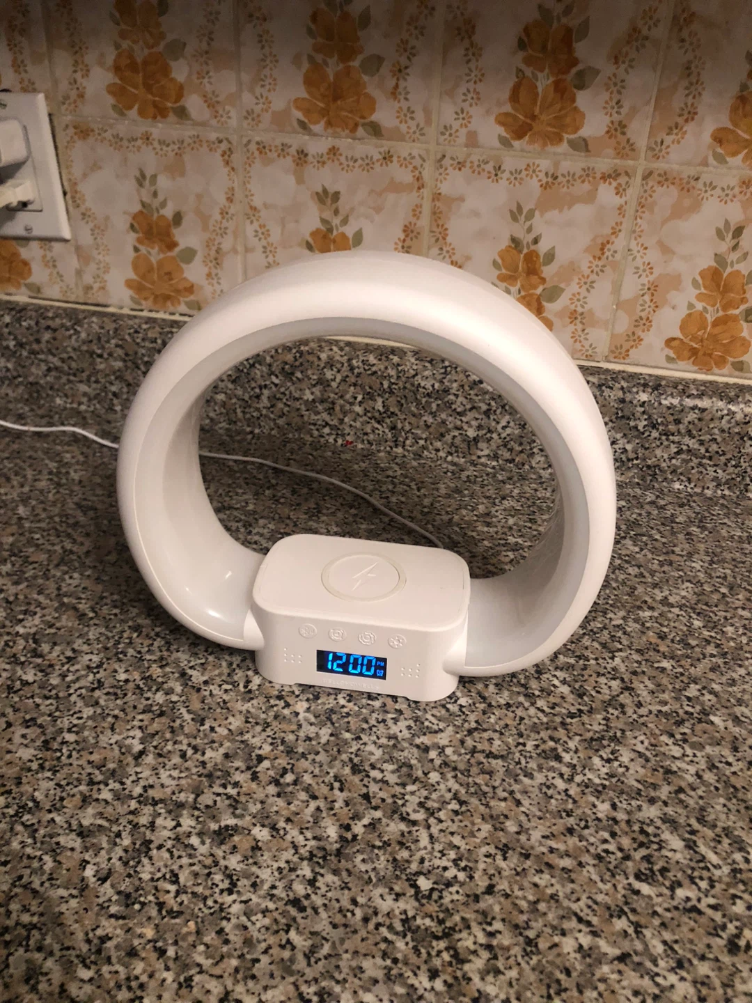 Wireless Phone Charger Lamp - photo 2