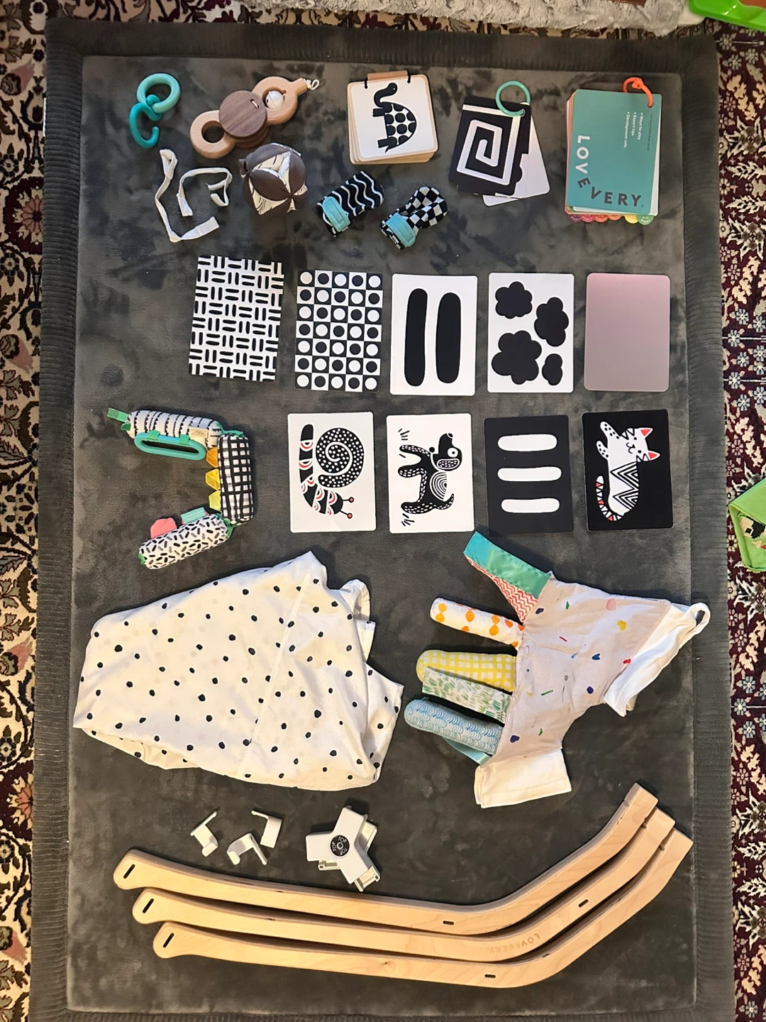 Lovevery Play Gym & Accessories from Looker Kit - photo 2