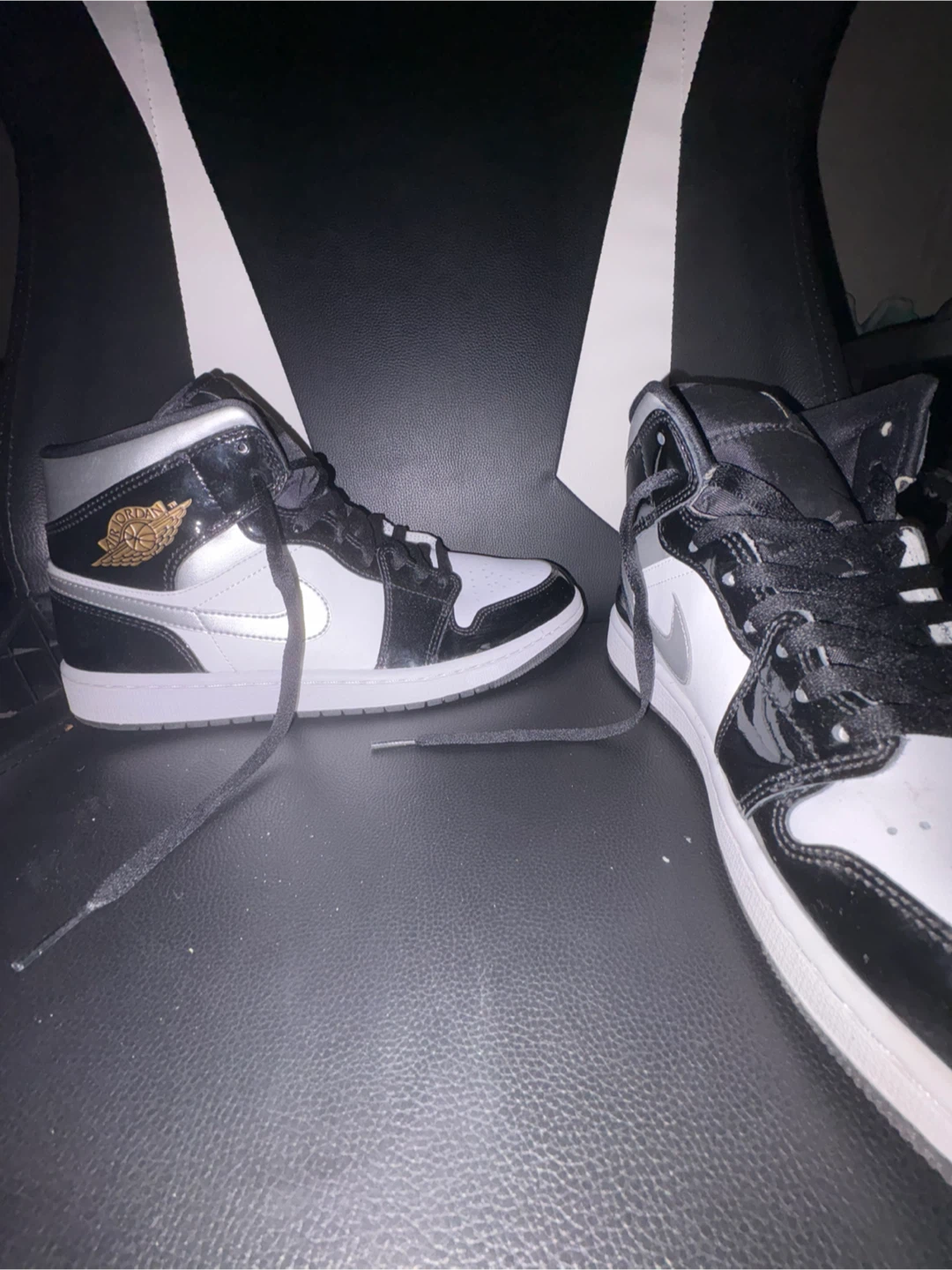 Air Jordan 1 Mid Black White Silver