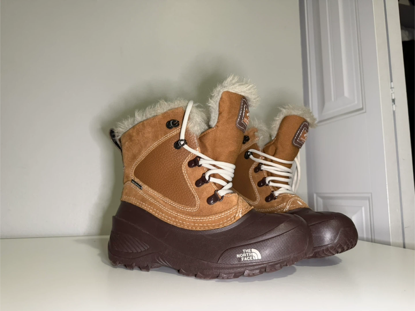 Kids The North Face Winter Boots (Size 9)
