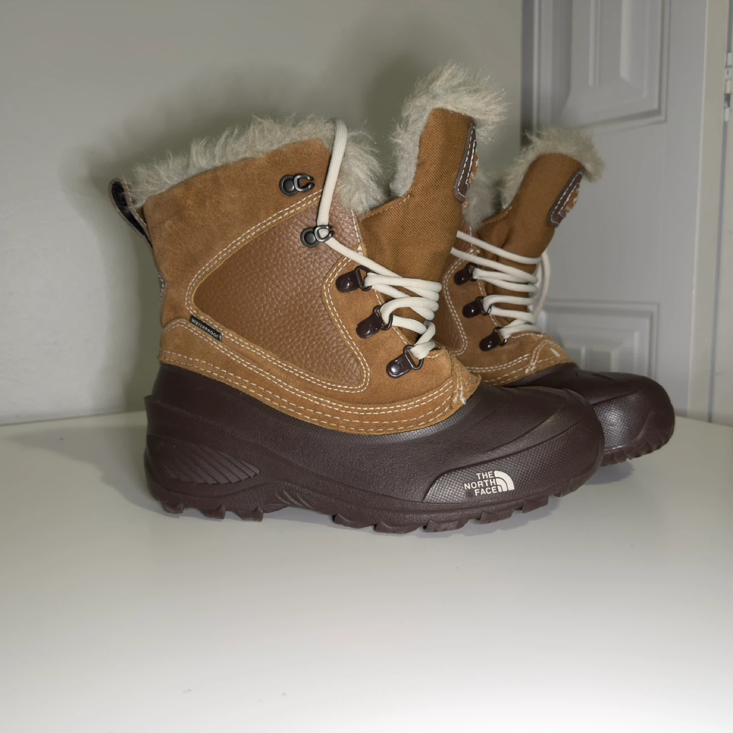 Kids The North Face Winter Boots (Size 9) - photo 4