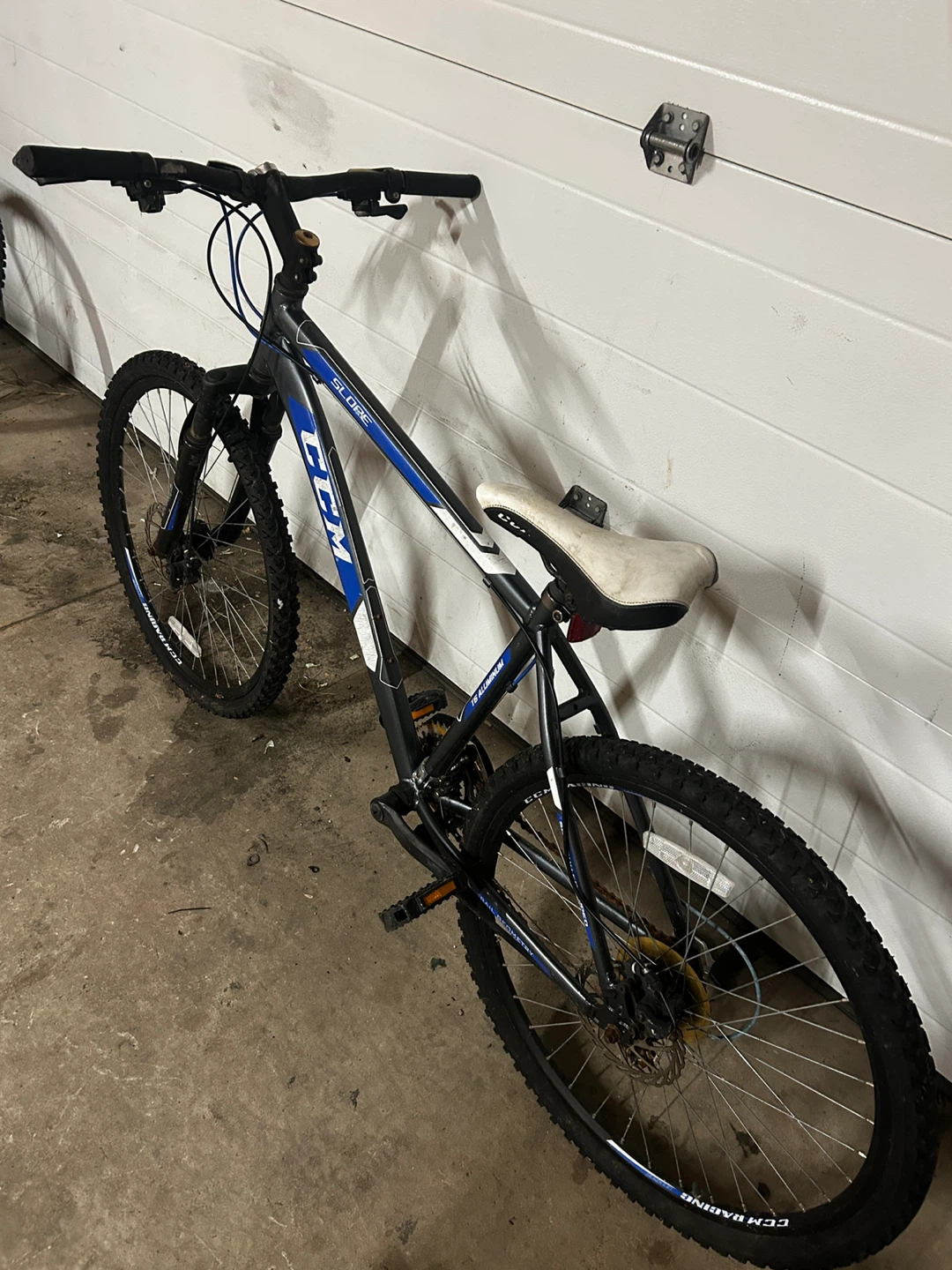 CCM Slope Mountain Bike - Blue/White - photo 3