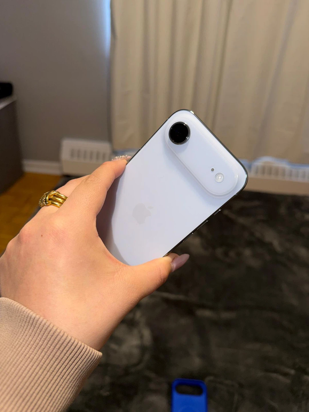 iPhone Air White, Like New Condition! - photo 3