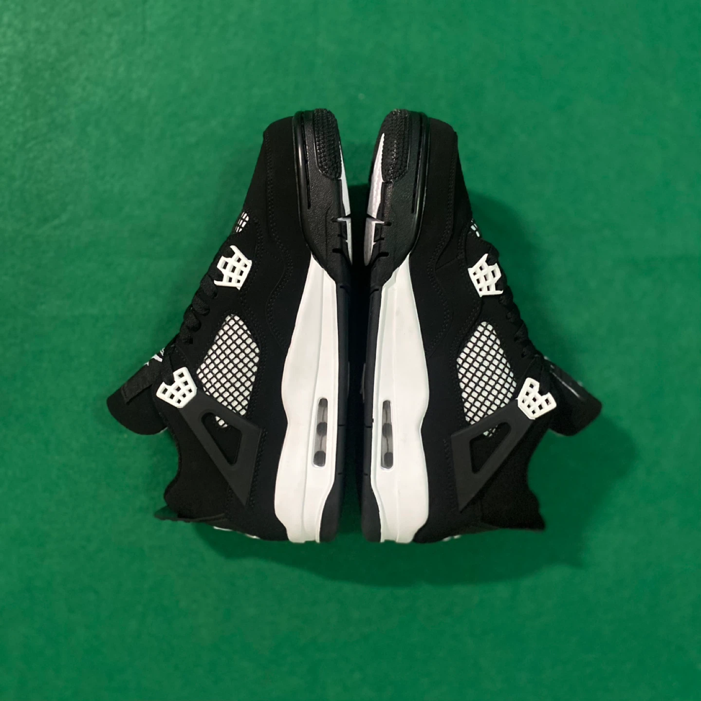 Air Jordan 4 Retro Black/White size 10 brand new! - photo 3