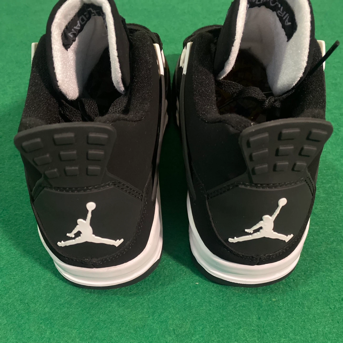 Air Jordan 4 Retro Black/White size 10 brand new! - photo 5