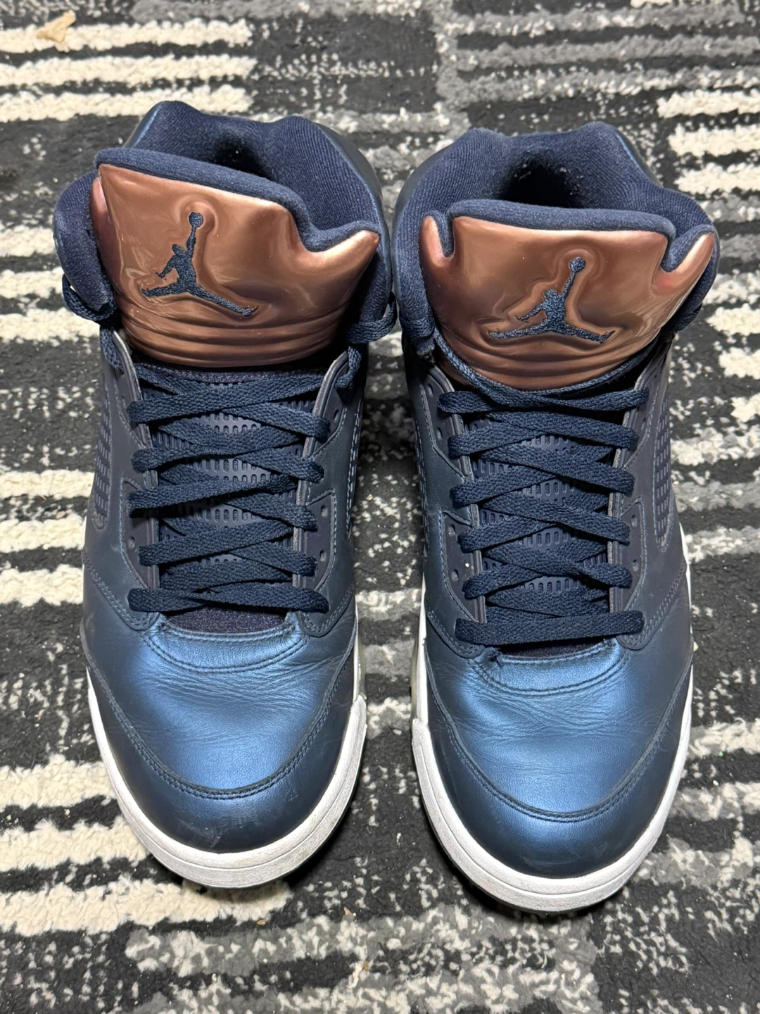 Air Jordan 5 Retro Bronze Sneakers Size 12 - photo 4