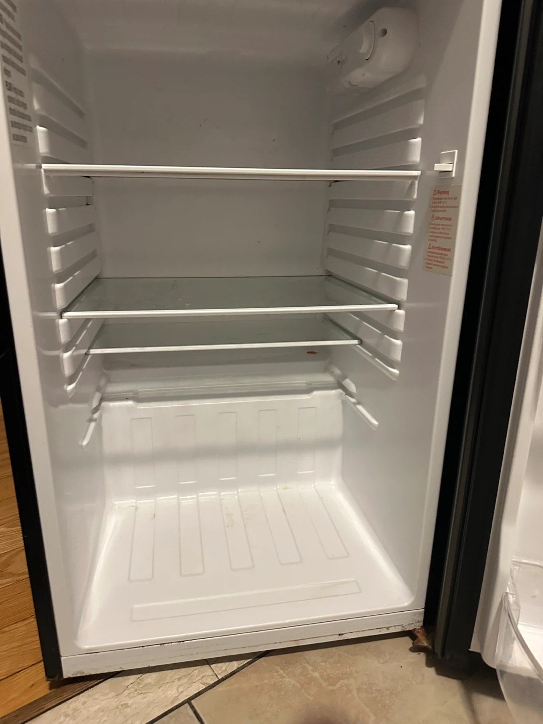 Hamilton Beach Compact Refrigerator - photo 3