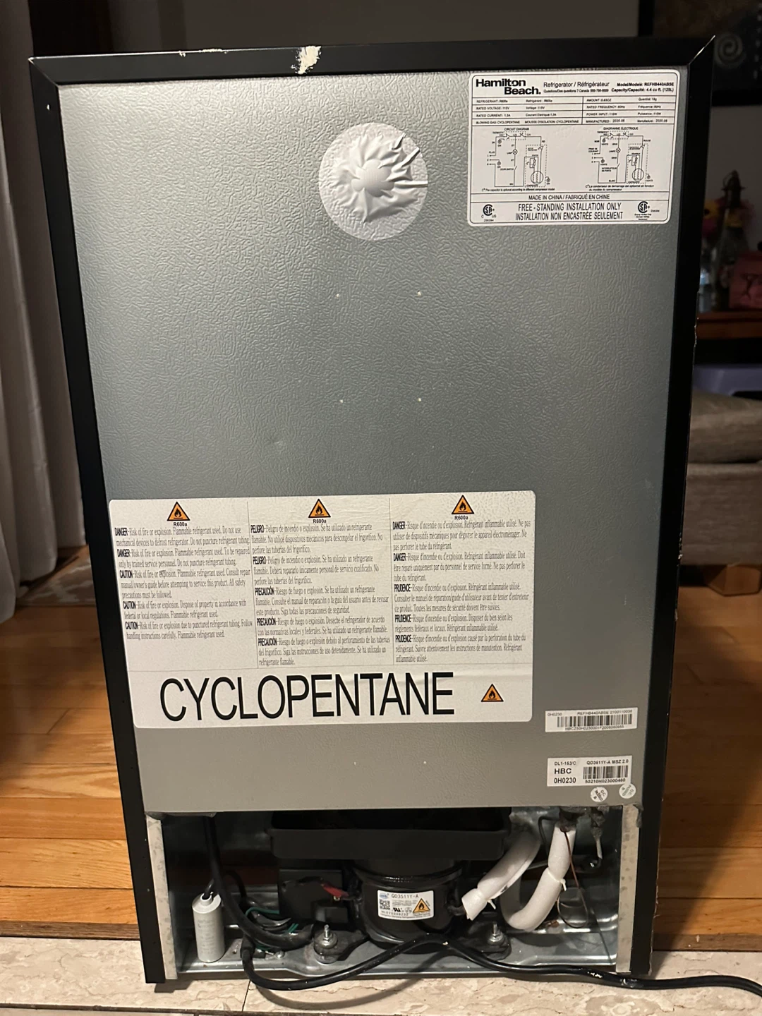 Hamilton Beach Compact Refrigerator - photo 2