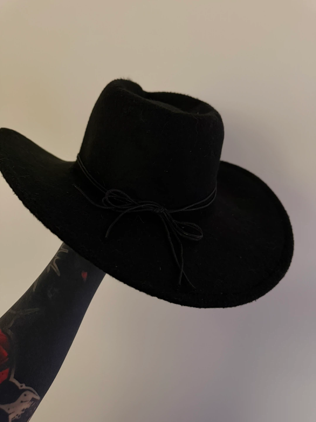 Black Cowboy Hat with Silver Details - photo 2