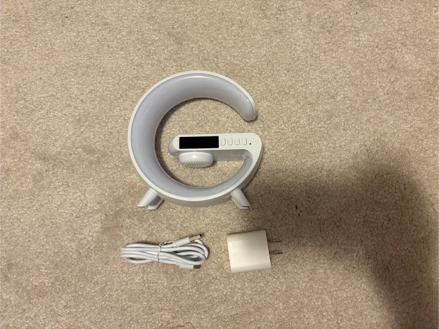Clock with wireless charging pad - photo 2