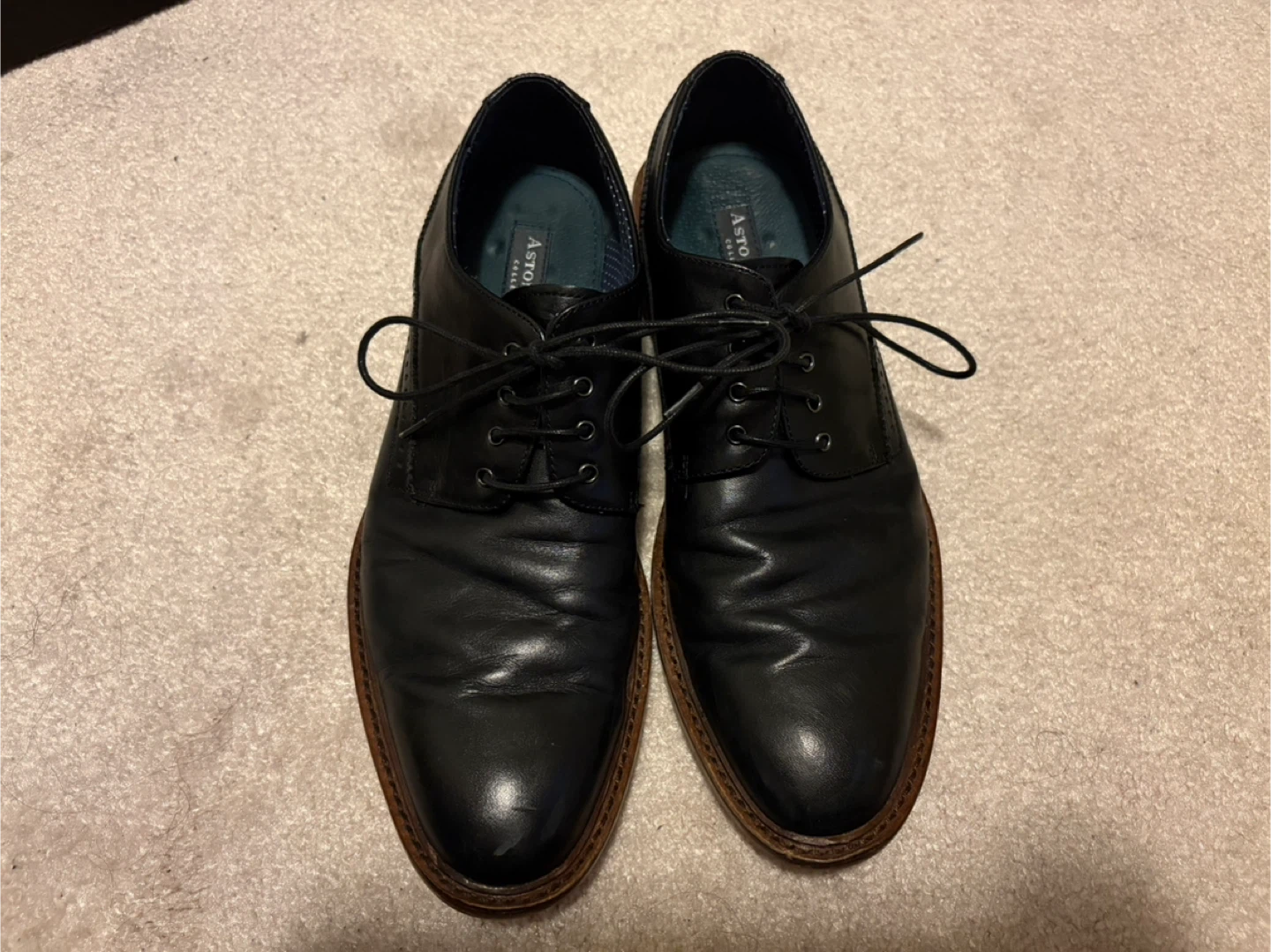 Black dress shoes