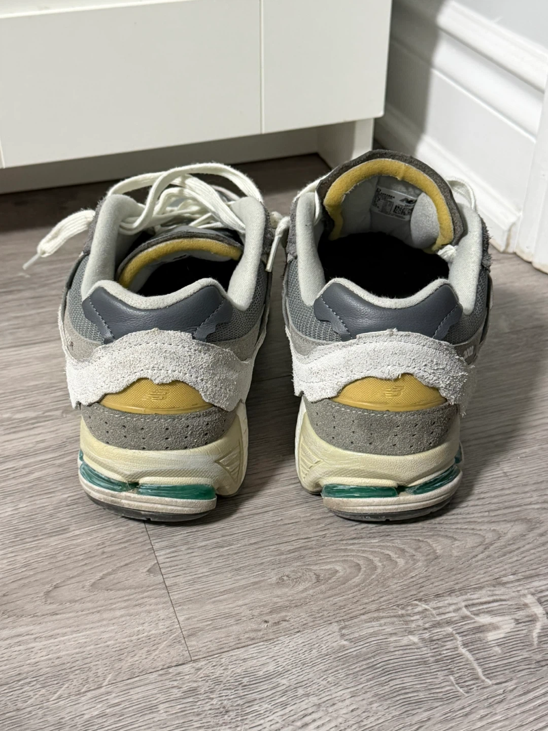 New Balance 2002R Grey Sneakers 9us men - photo 4