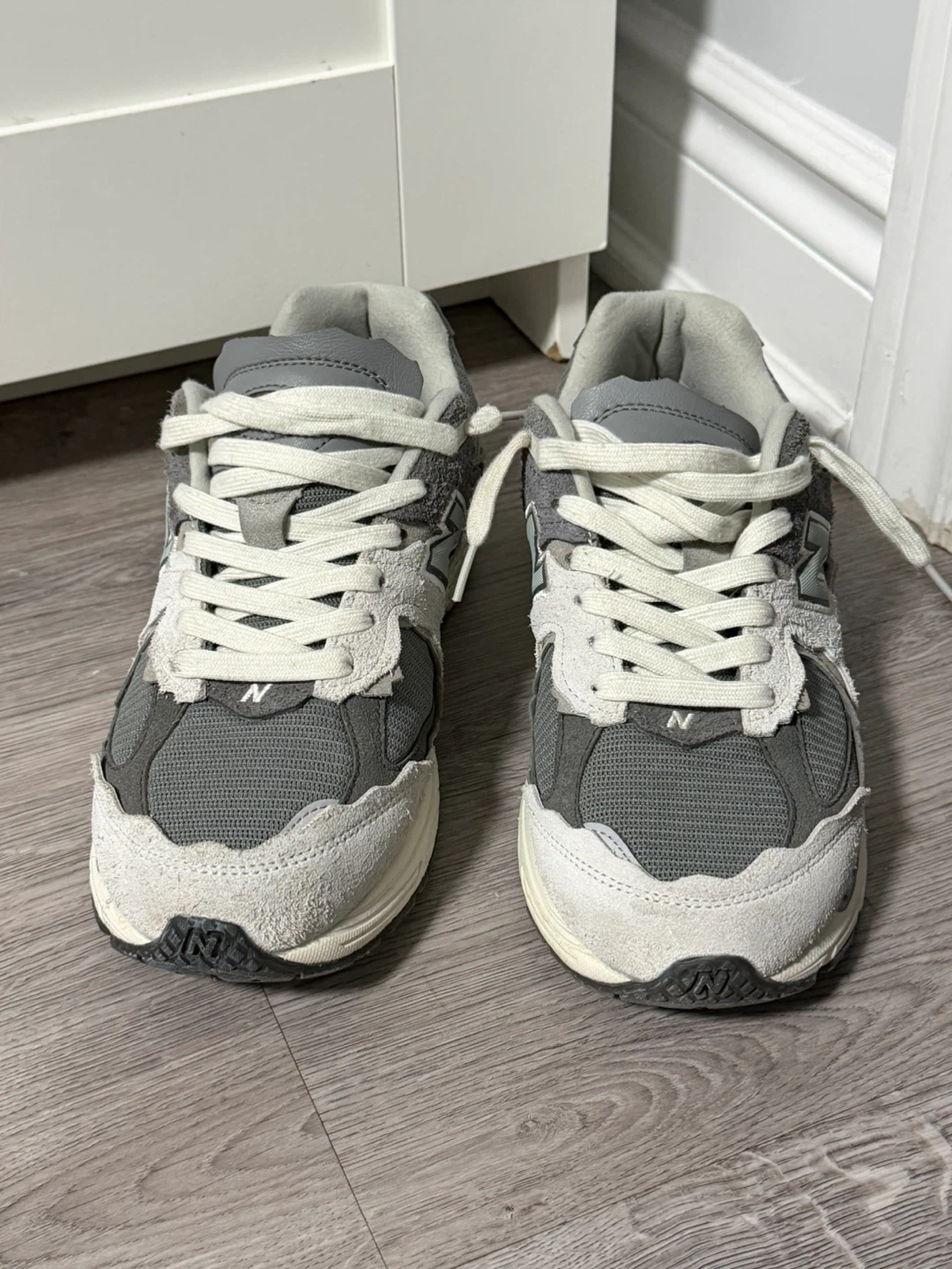 New Balance 2002R Grey Sneakers 9us men - photo 2