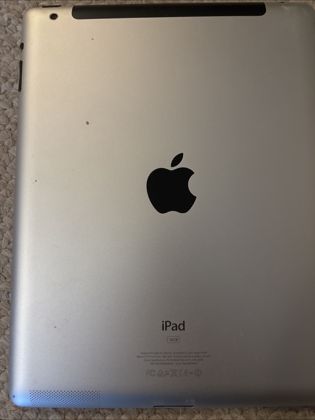 Apple iPad 16GB - Silver