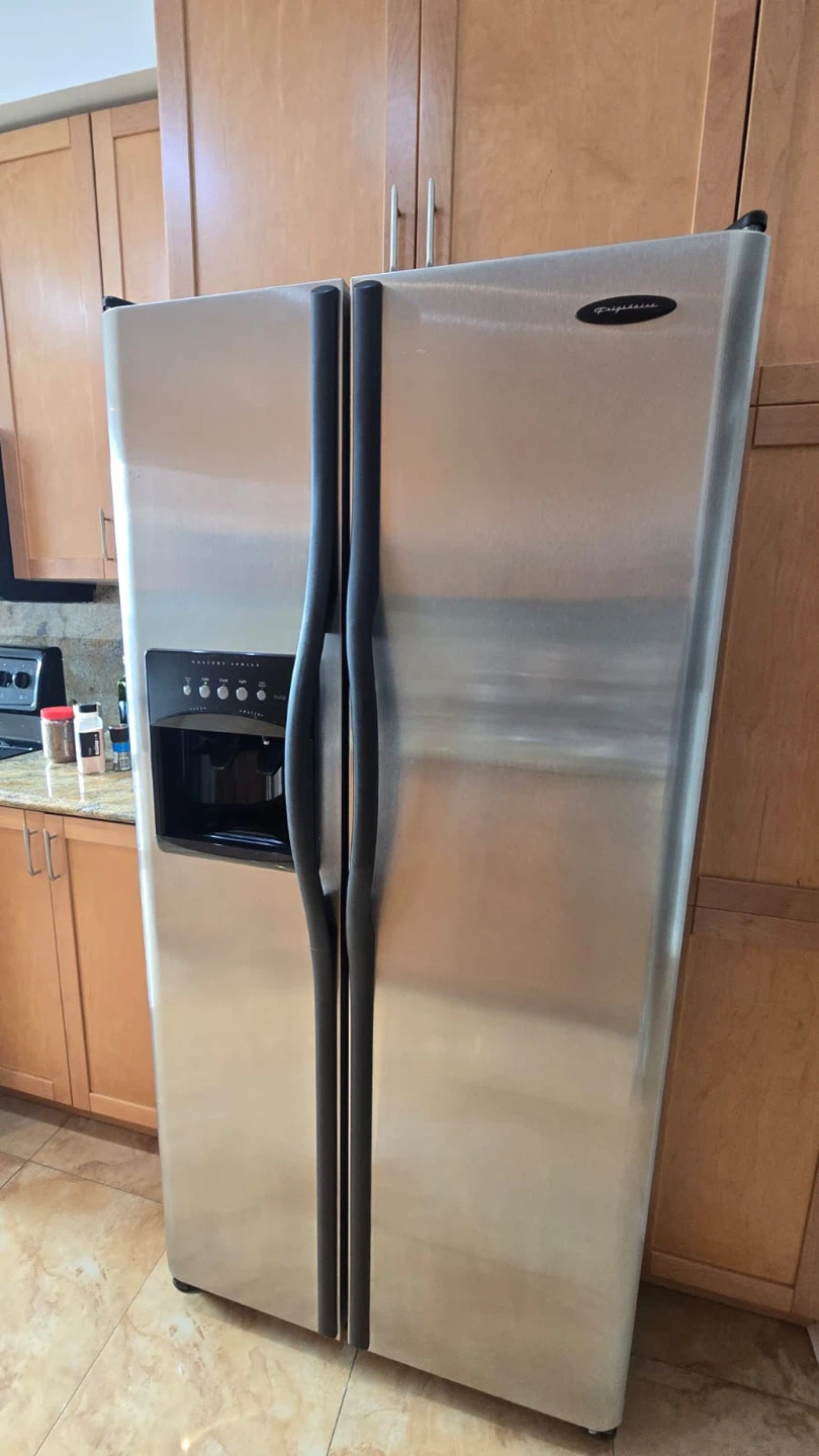 Frigidaire Fridge