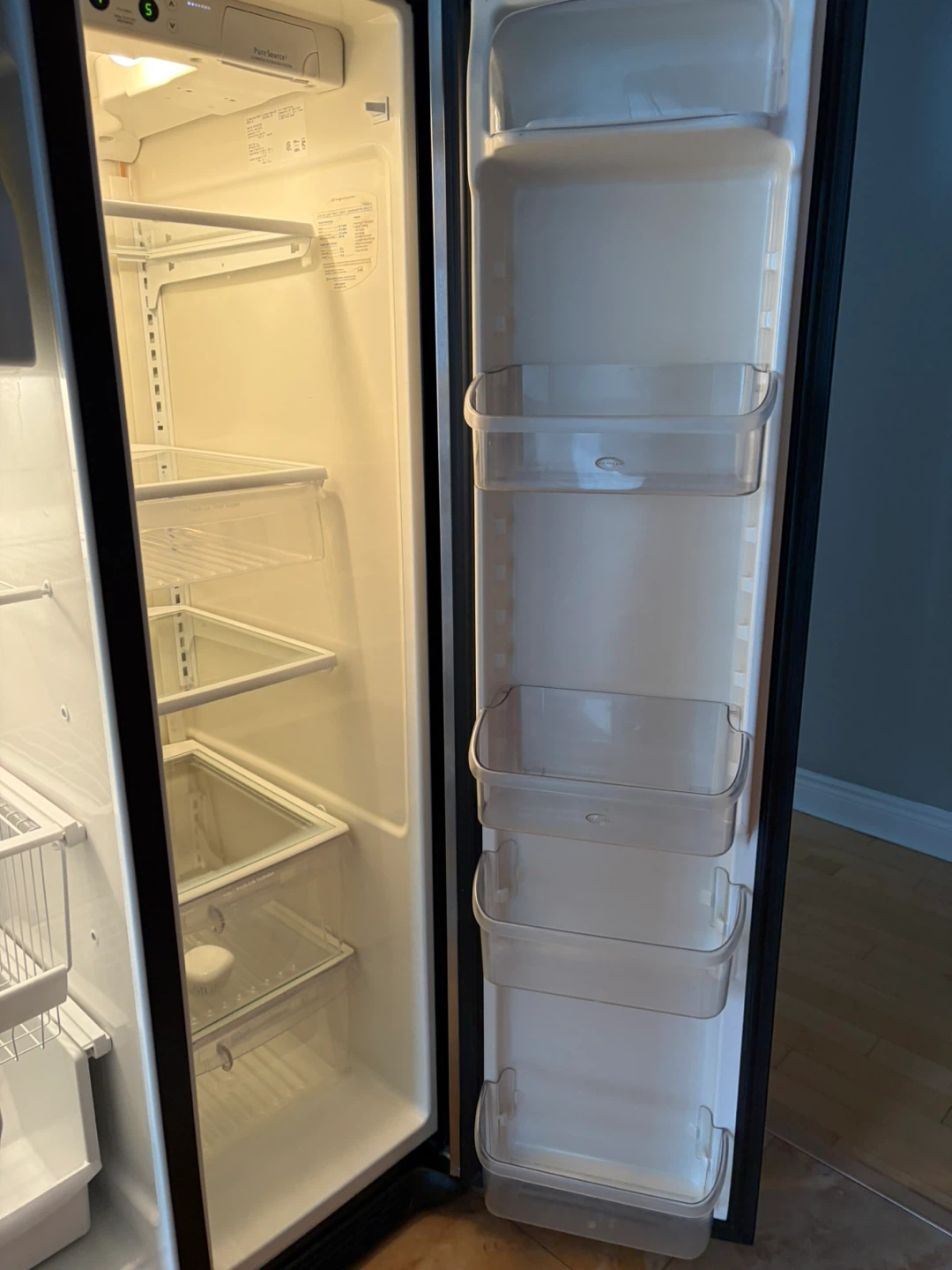 Frigidaire Fridge - photo 3