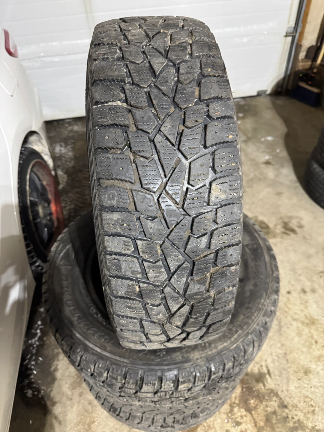 Set of 4 - Sumitomo Winter Tires 215/65R16 - photo 3