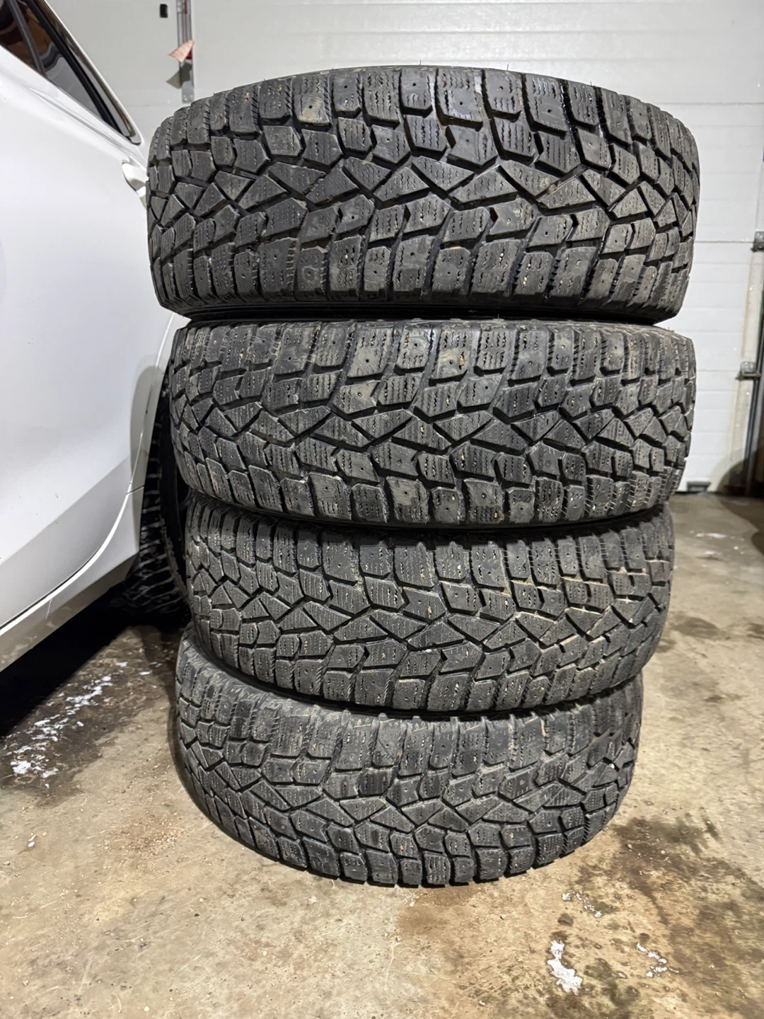 Set of 4 - Sumitomo Winter Tires 215/65R16