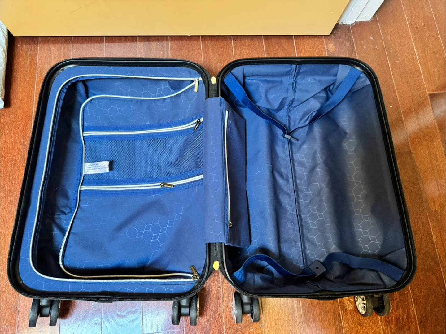 Luggage - photo 4