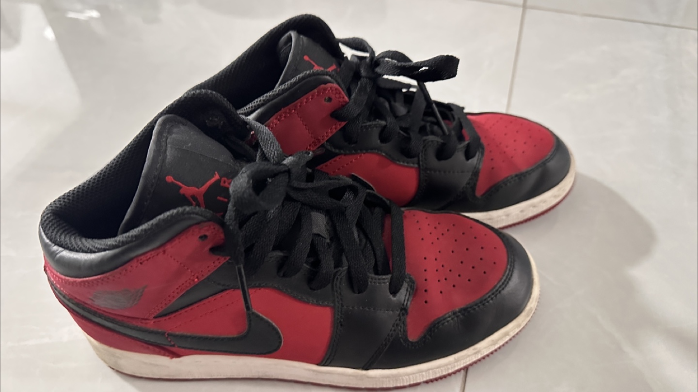 Air Jordan 1 Mid Black/Red Sneakers - photo 2