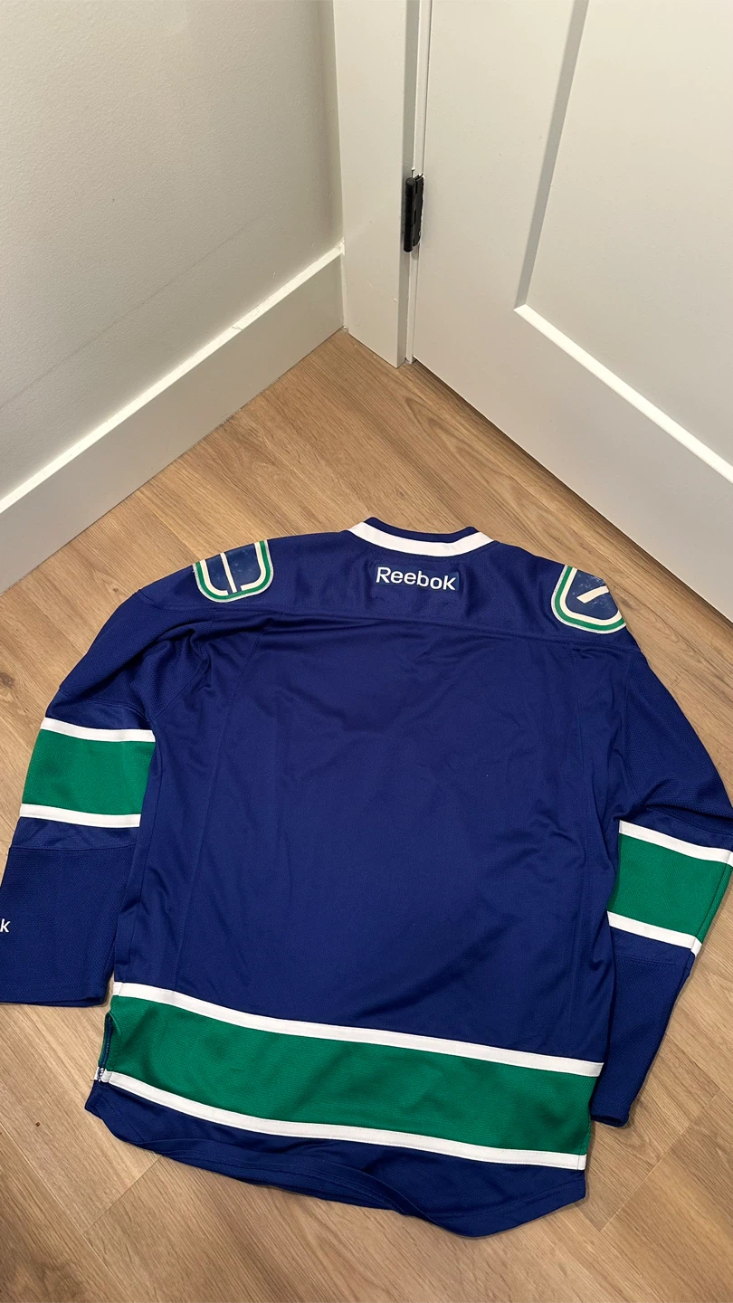 Reebok Vancouver Canucks Jersey - photo 2
