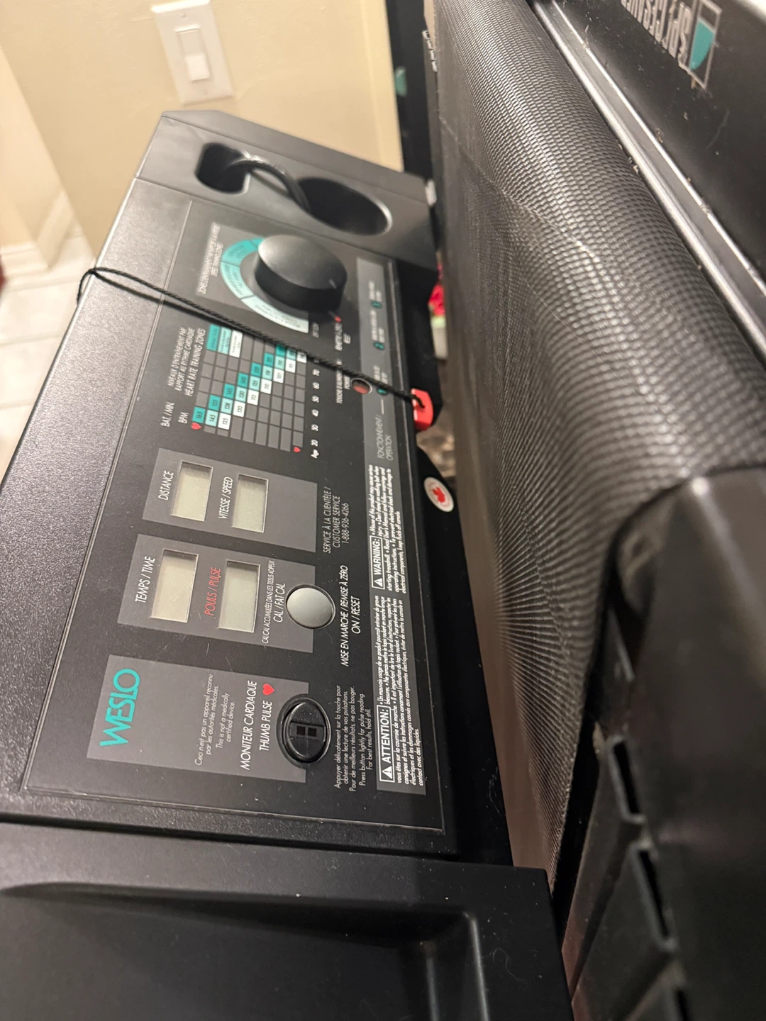 Weslo Cadence 927 Treadmill - photo 2