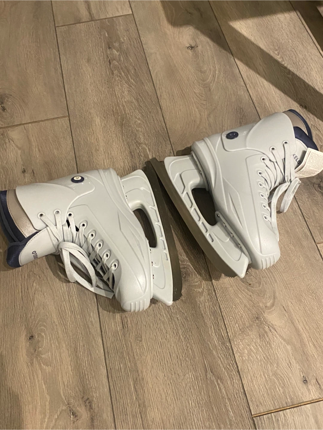 Oxelo Ice Skates - Size 10 - photo 3