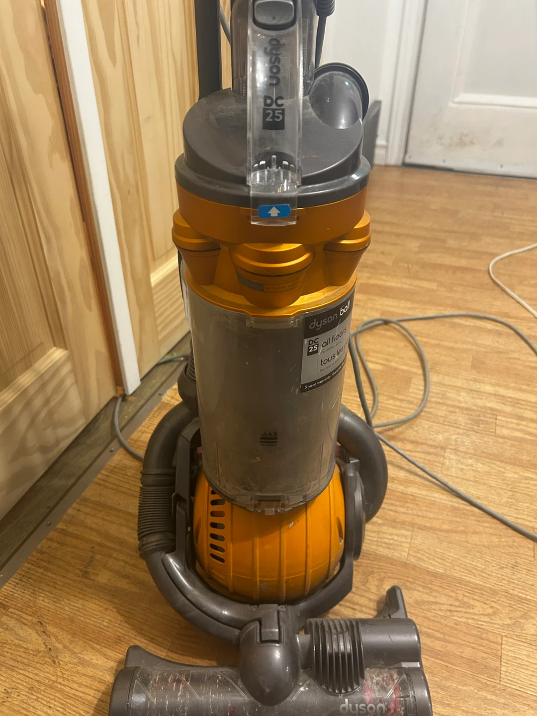 Dyson Ball DC25 Vacuum Cleaner - photo 2