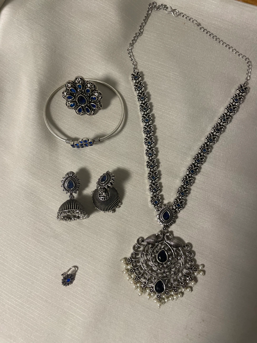 Silver Tone Jewellery Set - photo 2