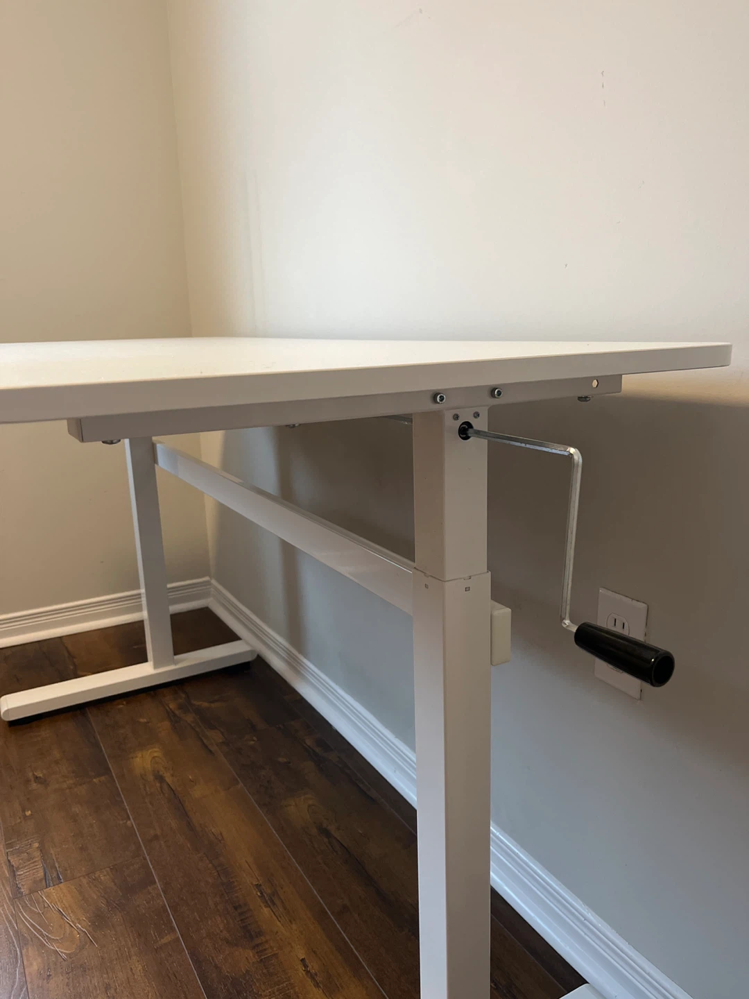 White Adjustable Height Desk - photo 3