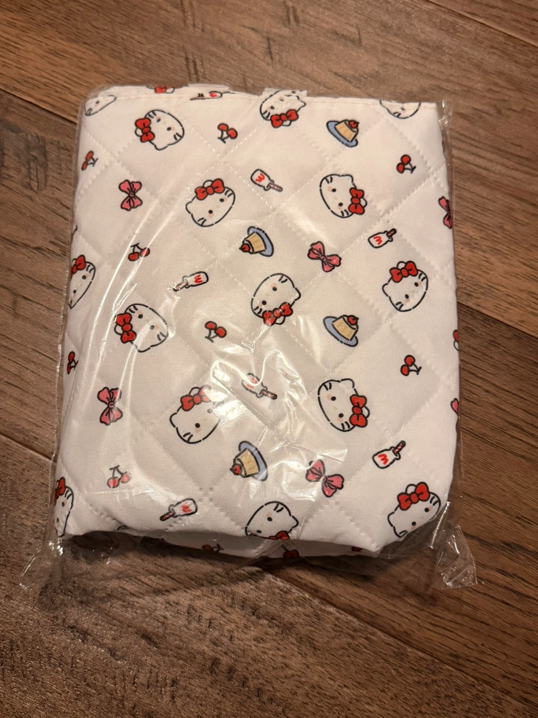 Brand New Sanrio Hello Kitty Large Capacity Quilted Tote Bag - photo 4