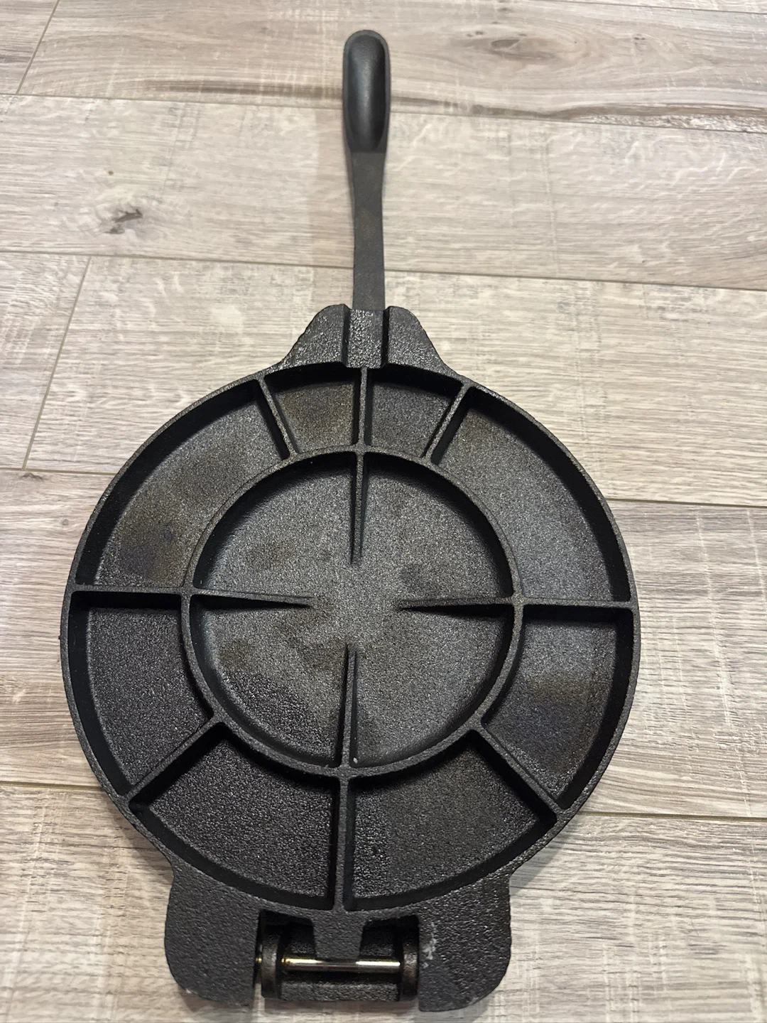 Uno Casa Cast Iron Tortilla Press