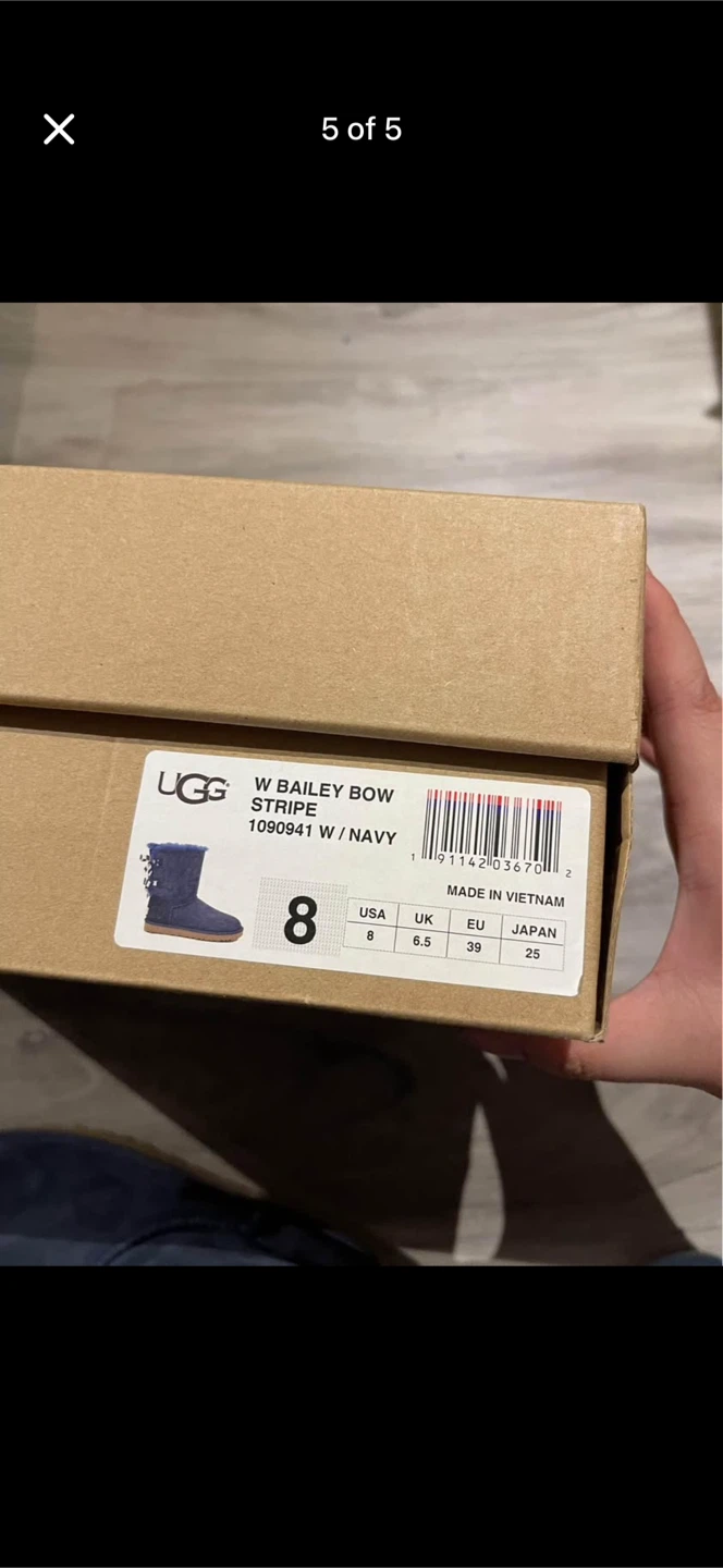 UGG Bailey Bow Stripe Boots - Size 8 - Navy