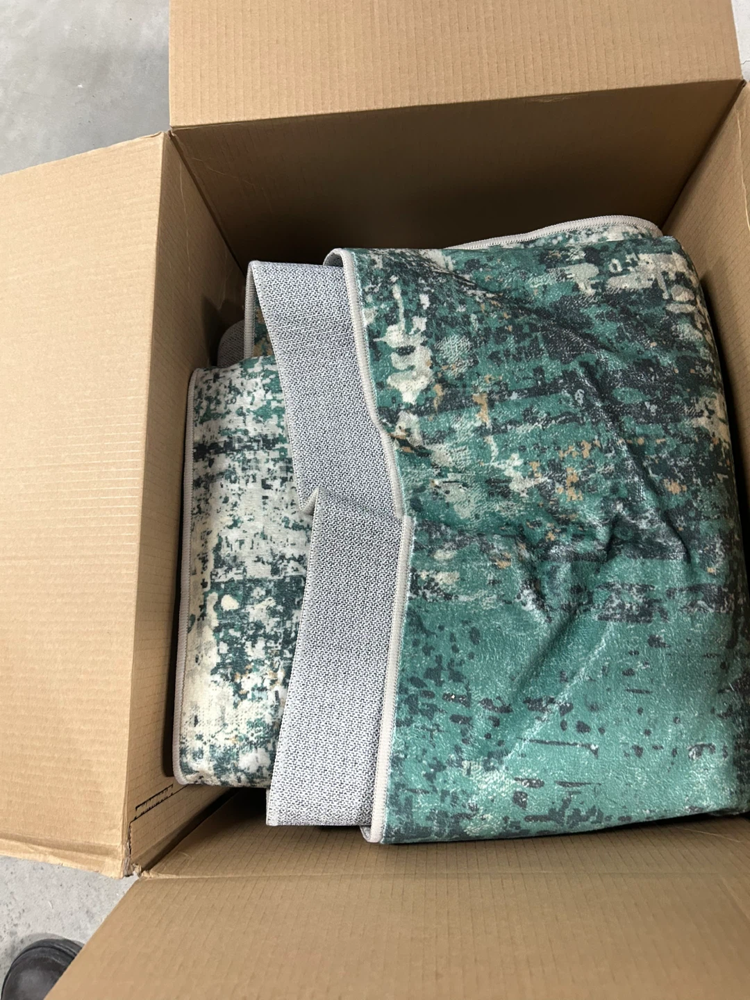 8x10 Feet New Machine Washable Green Distressed Rug - photo 4