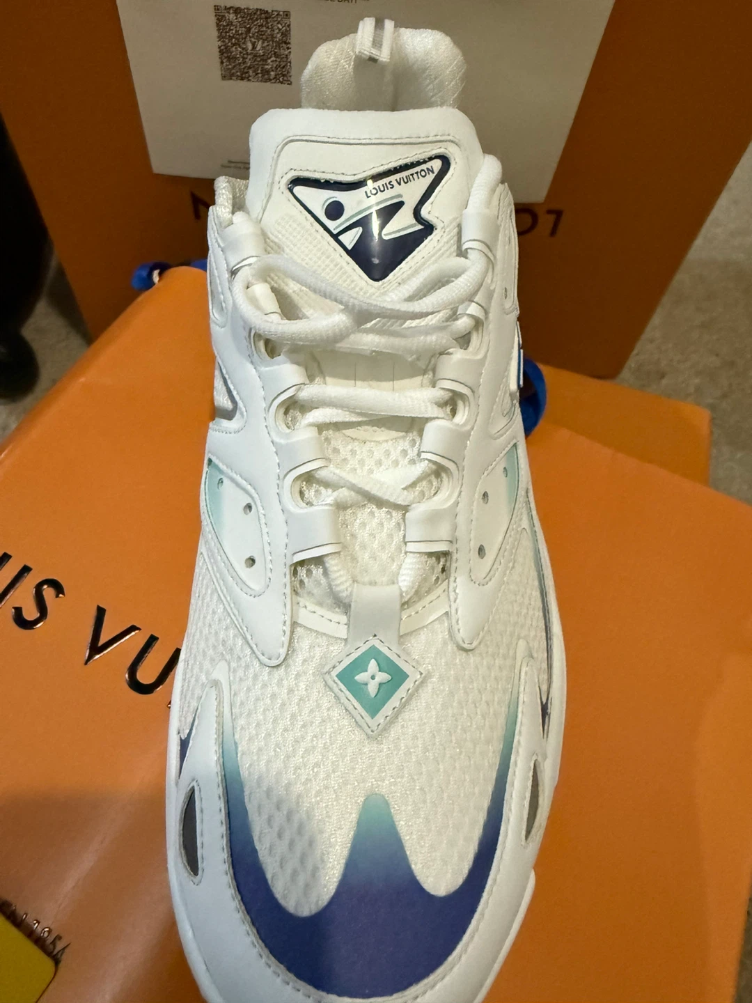 Louis Vuitton White Sneakers - photo 3