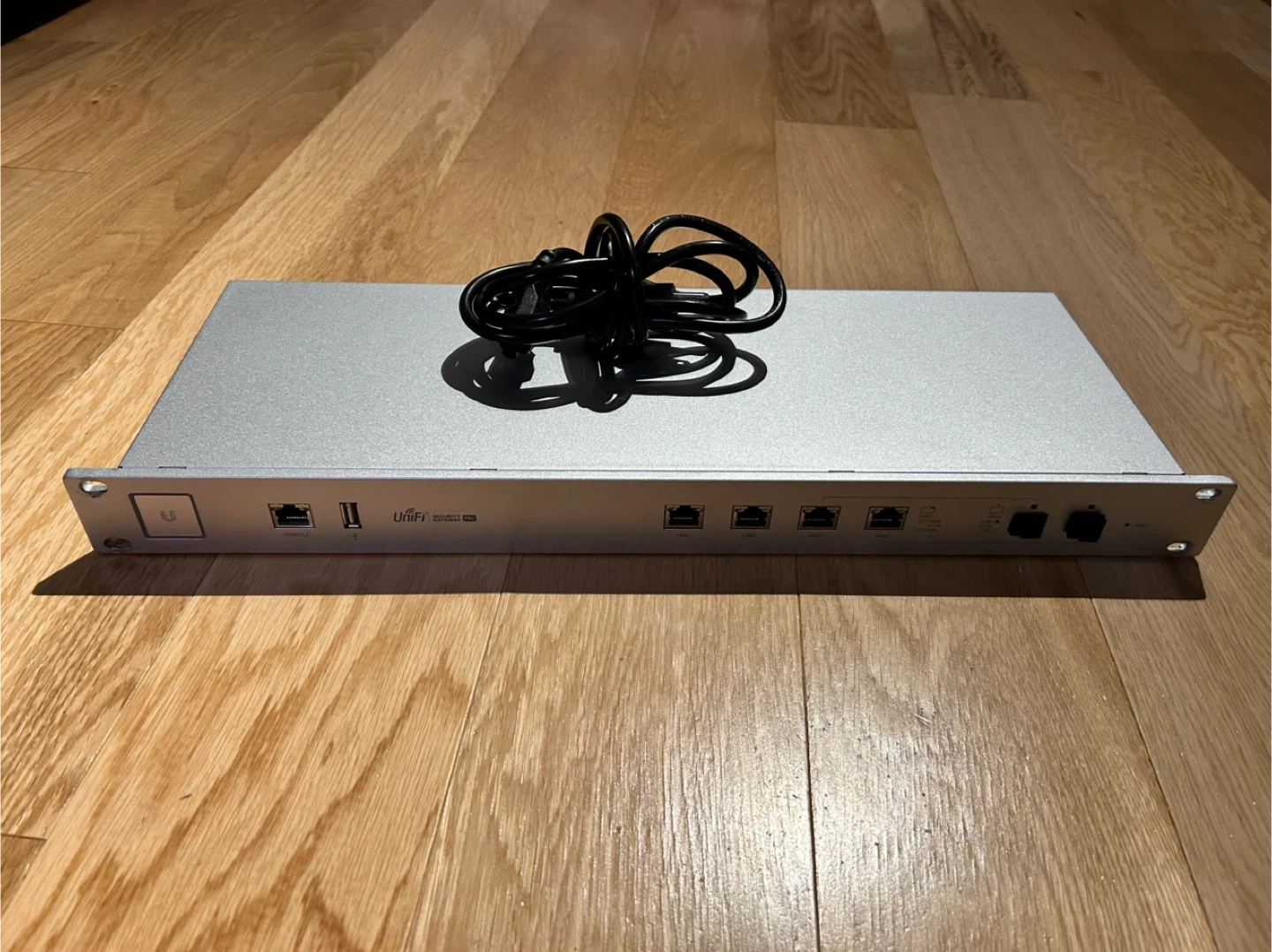 Ubiquiti Unifi USG-PRO-4