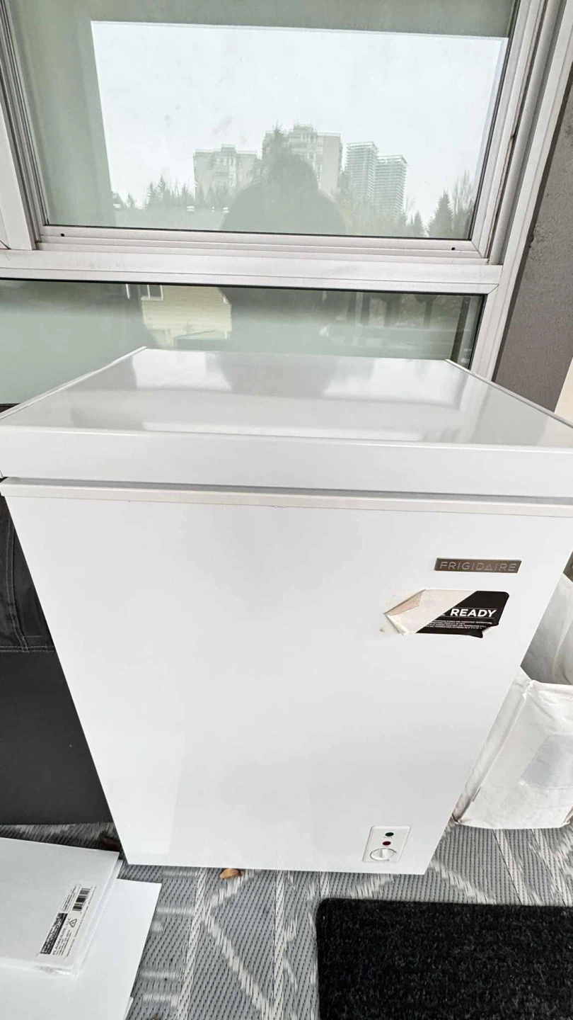 Frigidaire Chest Freezer - White - photo 2