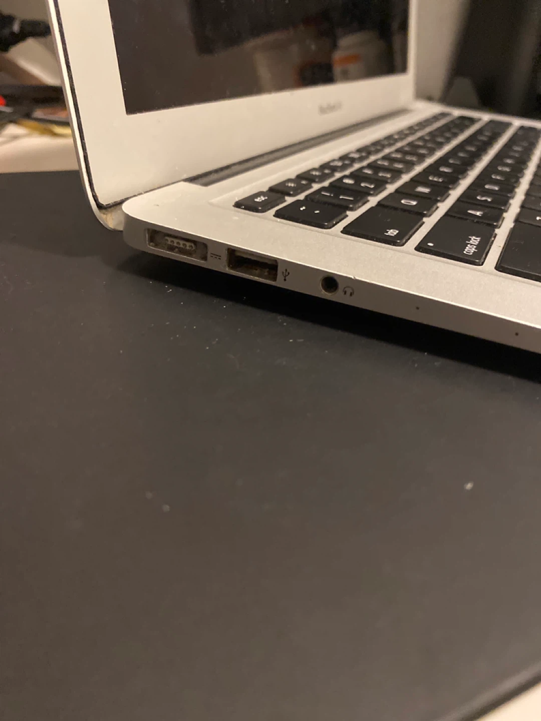 MacBook Air 13 Inch - photo 2
