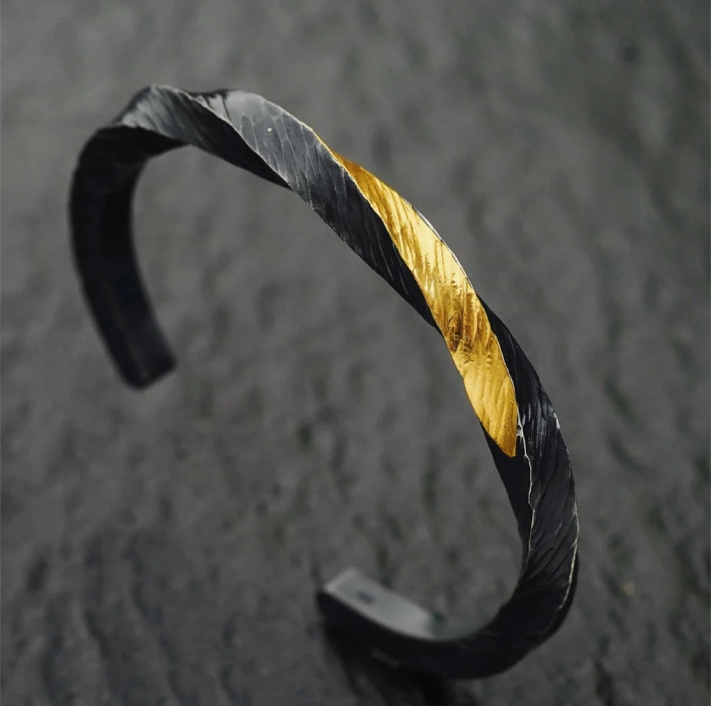 Möbius Ring Bangle