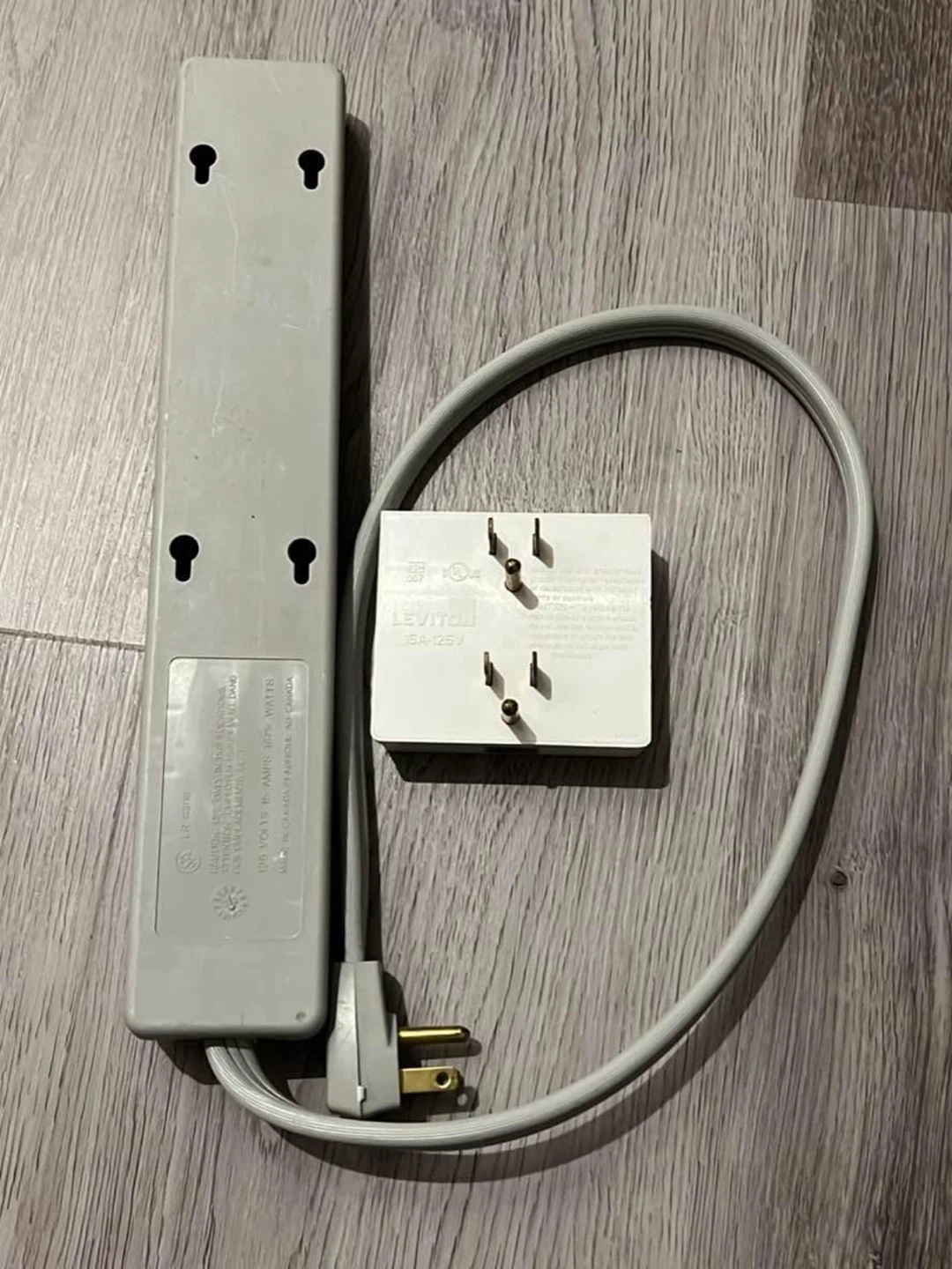 6-outlet Surge Protector Power Strip $ Leviton Plug-In Adapter - photo 2